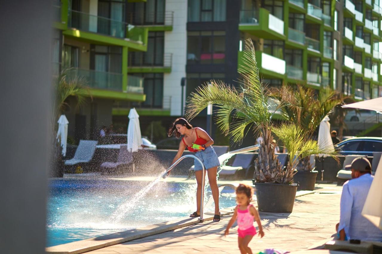 Royale Sundance Studio 8 Beach Spa & Pool Mamaia Nord Apartment Luaran gambar